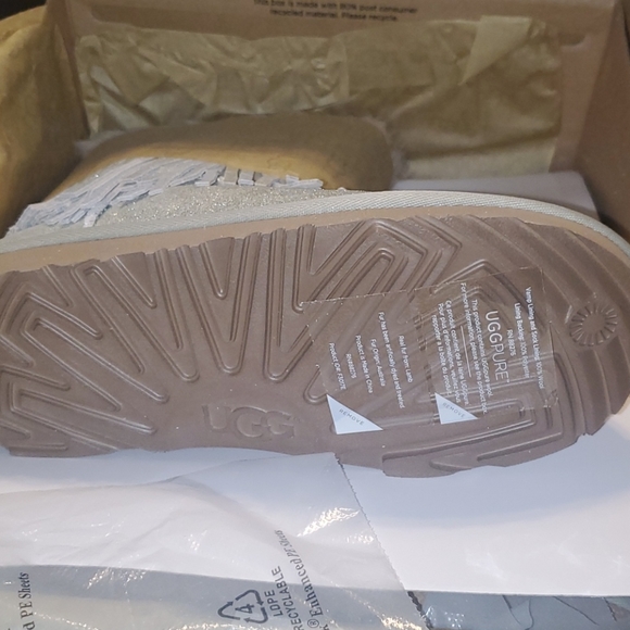 UGG SHORT II FRINGE BOOTS - Picture 5 of 12